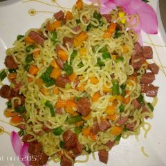 A picture of Noodles.