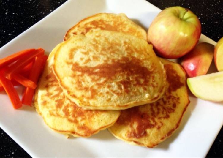 Steps to Prepare Super Quick Homemade Apple and carrot Pancake