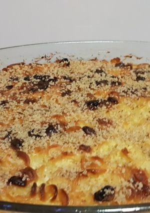 O poză a rețetei Budincă din paste cu brânză dulce și stafide.