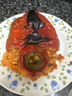 Una foto de 560. Pimientos rellenos de carne y arroz (principal carne)