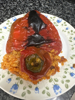 Una foto de 560. Pimientos rellenos de carne y arroz (principal carne)