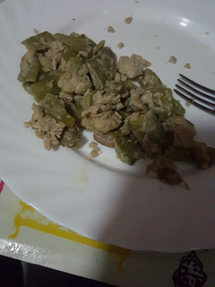 Una foto de Revuelto de huevo con habas frescas