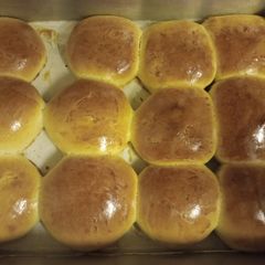 A picture of Dinner Rolls.