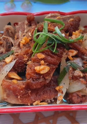 Hình của món Thịt vịt quay kho hành tây.