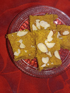 મોહનથાળ (Mohanthal recipe in gujarati) રેસીપી મુખ્ય ફોટો