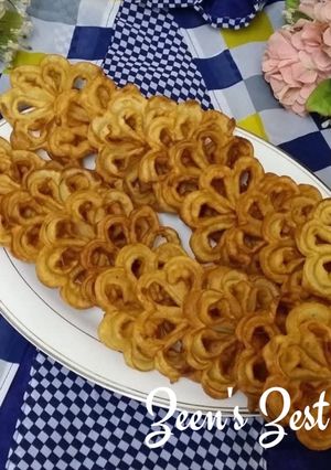A picture of Achappam or Kerala Rose Cookies.