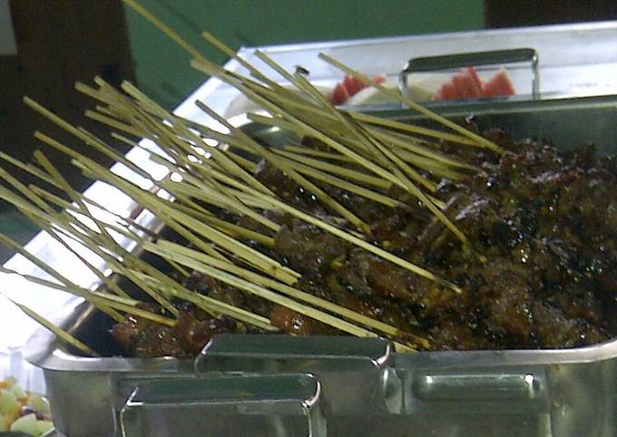 Ternyata ini lho! Resep bikin Sate daging sapi yang empuk &amp;lezat sajian Hari Raya  menggugah selera