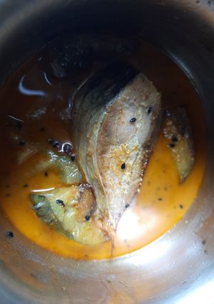 ইলিশ বেগুনের ঝোল (ilish beguner jhol recipe in Bengali) রেসিপির প্রধান ছবি
