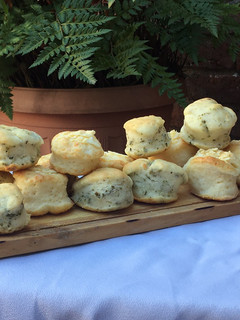 Una foto de SCONES SALADOS 🧀 🌿