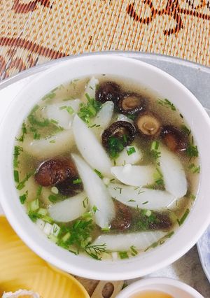 Hình của món Canh củ cải nấu nấm.