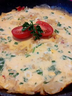 Serpenyős tojásos-krumplis lepény recept fotója