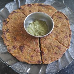 A picture of Thalipeeth😋.