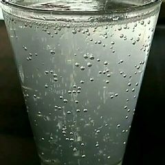 A picture of Lemon soda water.