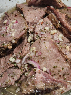 Una foto de Lengua a la vinagreta