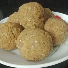 Roti laddu A picture of Roti laddu.