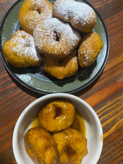 Una foto de Picarones