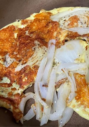 煎爆乳酪絲，圓切洋蔥蛋餅 的食譜成品照片