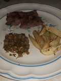 Filete al perejil con papas rústicas