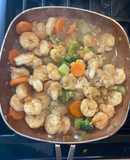 Camarones salteados con vegetales