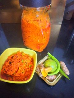 ओल्या हळदीचे लोणचे (olya haldiche lonche recipe in marathi) रेसिपी चे मुख्य फोटो