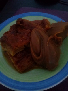 Una foto de Flan casero con dulce de leche