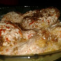 A picture of Dahi vada.