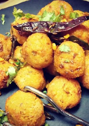 A picture of Steamed Sooji Balls/ Rava Balls.