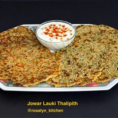 Jowar Lauki (Bottlegourd) Thalipith A picture of Jowar Lauki (Bottlegourd) Thalipith.