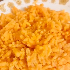 A picture of Fluffy tomato flavored Mexican rice.