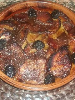 Una foto de Lomo asado con ciruelas