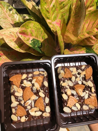 Cara Mudah Membuat Resep Brownies panggang topping regal choco almond yang Bikin Ngiler Anti Ribet, Lezat Sekali