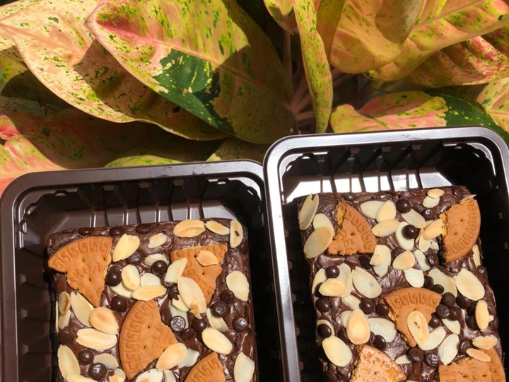 Cara Mudah Membuat Resep Brownies panggang topping regal choco almond yang Bikin Ngiler Anti Ribet, Lezat Sekali