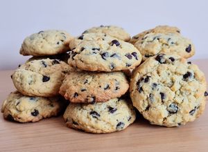 Una foto de Galletas con gotas de chocolate (probando todas las recetas del planeta) 🤗 American cookies 🇺🇸