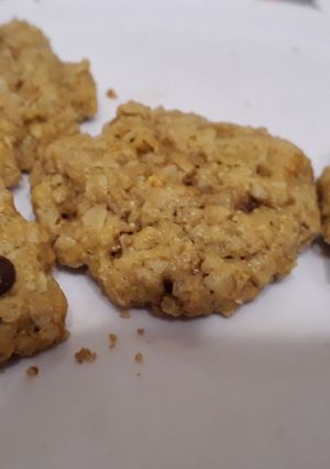 Una foto de Galletitas de avena con polenta y chips 🥞 en 3 pasos!