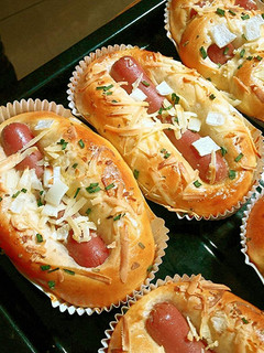 Foto resep Roti Sosis Sapi Empuk sampai 3 hari,kesukaan kita ;) - Sausage hotdog bun