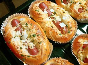 Foto resep Roti Sosis Sapi Empuk sampai 3 hari,kesukaan kita ;) - Sausage hotdog bun
