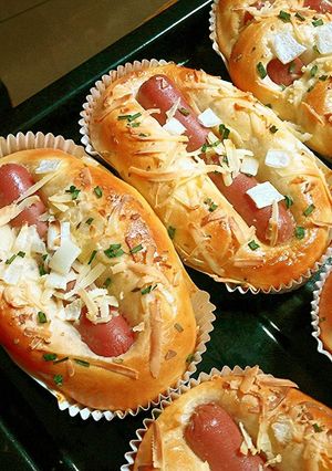 Foto resep Roti Sosis Sapi Empuk sampai 3 hari,kesukaan kita ;) - Sausage hotdog bun