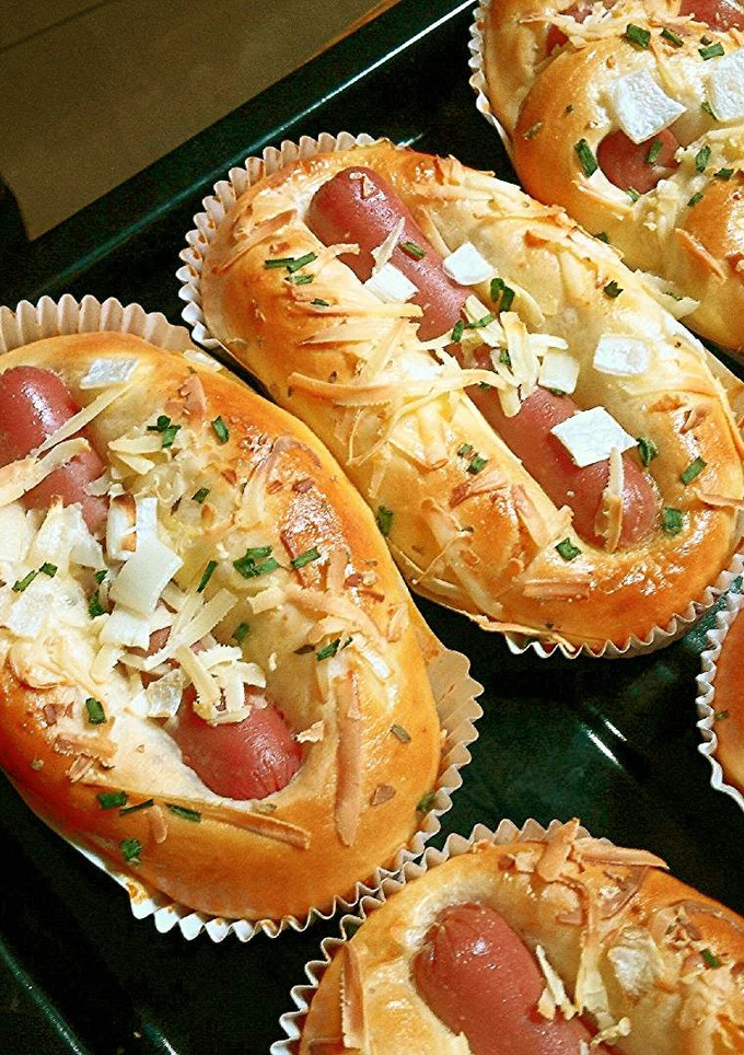 Foto resep Roti Sosis Sapi Empuk sampai 3 hari,kesukaan kita ;) - Sausage hotdog bun