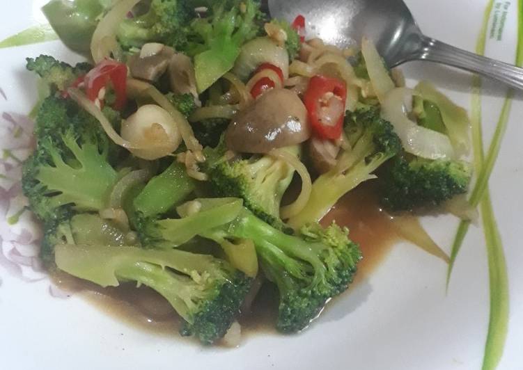 Resep Tumis Brokoli Jamur Merang yang Lezat Sekali