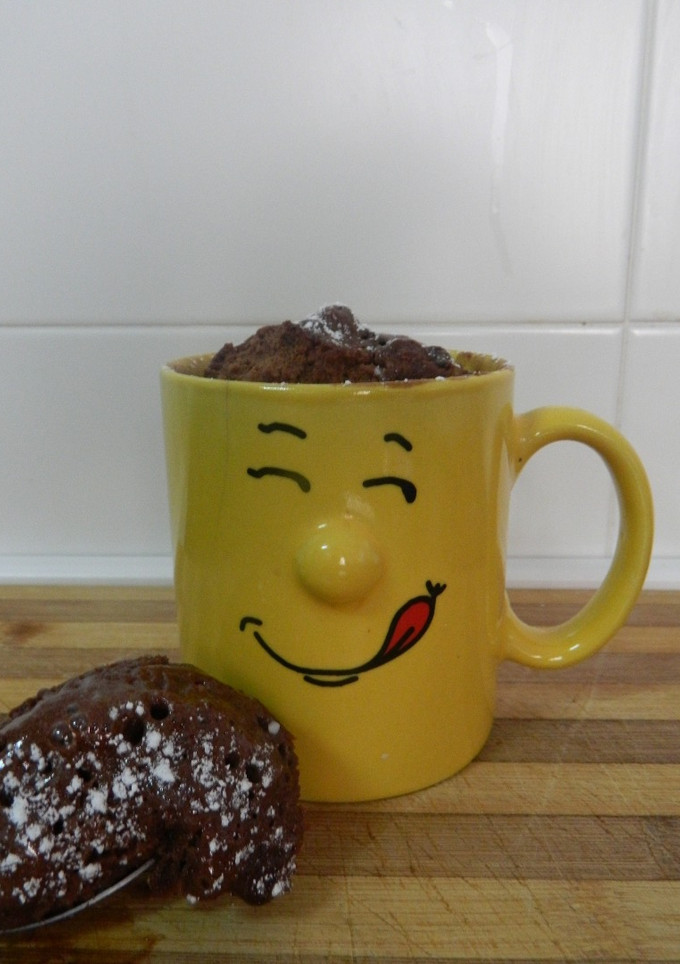 Una foto de Mug cake de chocolate y nueces