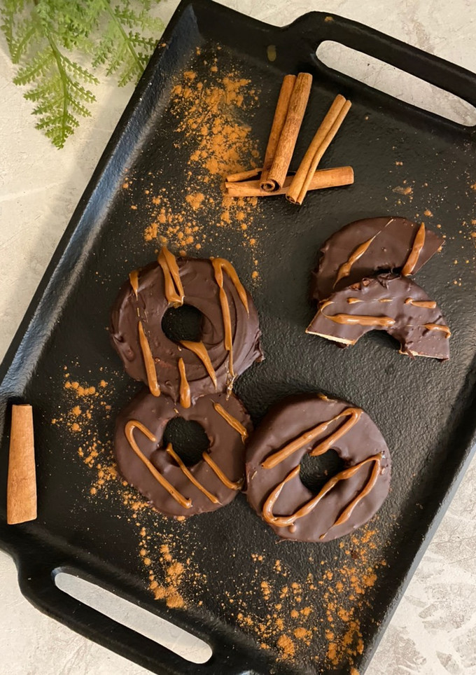 Una foto de Snack de manzana, canela y dulce de leche
