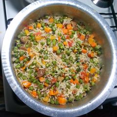 A picture of Peas rice.