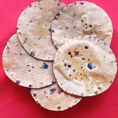 A picture of Quinoa Flour Roti.