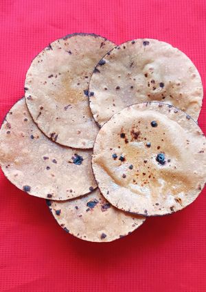 A picture of Quinoa Flour Roti.