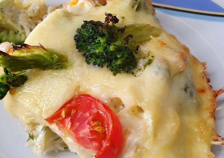 Brokkolis-répás rakott csirkemell carbonarás tejfölös szószban