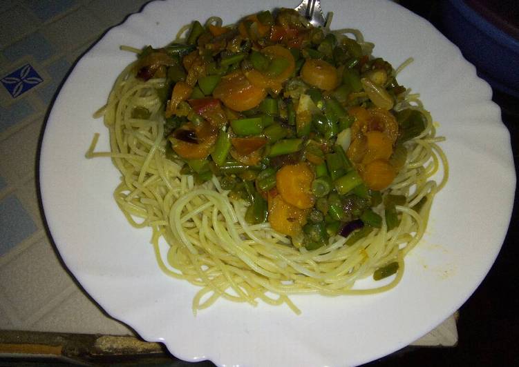 Spaghetti with stir fried French beans