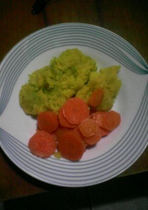A picture of Pumpkin and boiled carrots.