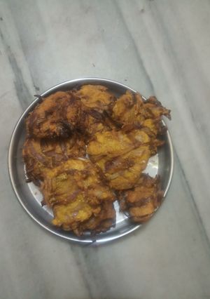 प्याज़ की पकौड़ी (pyaz ki pakodi recipe in Hindi) रेसिपी मुख्य फोटो