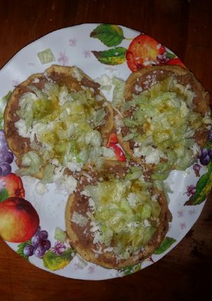 Una foto de Sopes rancheros