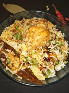 चिकन बिरयानी (chicken biryani recipe in Hindi) रेसिपी मुख्य फोटो